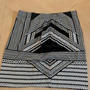 Max Studio Black & White Geo Print Mini Skirt